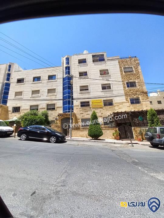 شقة سوبر ديلوكس طابقية طابق أول مساحة 181م للبيع في حي الياسمين 