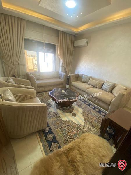 شقة مساحة 111م طابق ثالث مع رووف مساحة 75م للبيع في ضاحية الياسمين	