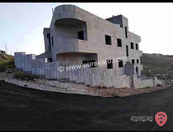 منزل مستقل مساحة الأرض 634م ومساحة البناء 960م للبيع في شفا بدران