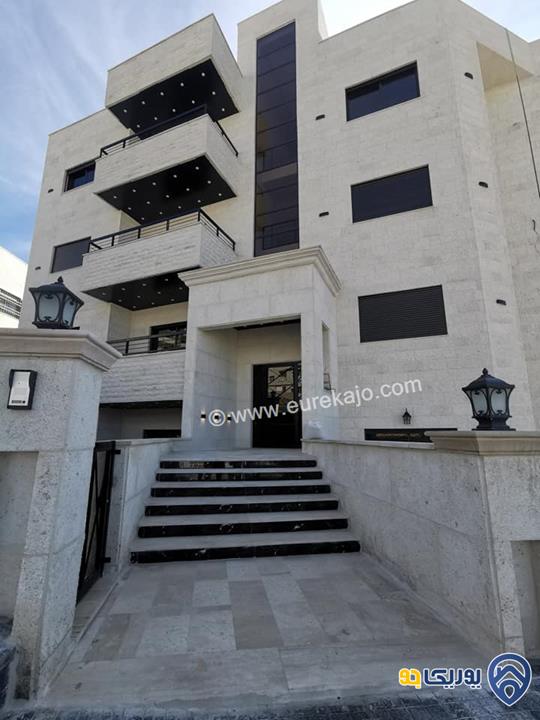 شقة سوبر ديلوكس طابقية مساحة 216م طابق شبه أرضي للبيع في أبو السوس 