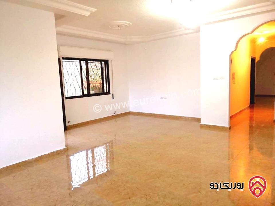 شقة طابق ثالث مع روف مساحة 225م للبيع في شفا بدران