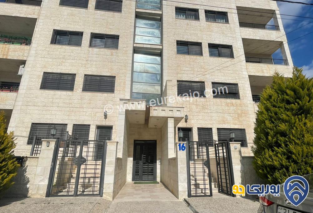 شقة سوبر ديلوكس طابق ثاني مساحة 200م للبيع في ضاحية الياسمين 