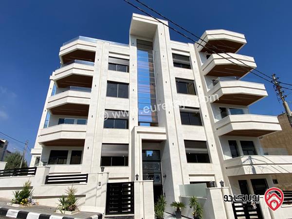 شقة سوبر ديلوكس طابق ثالث مع روف مساحة 240 م للبيع في ربوة عبدون