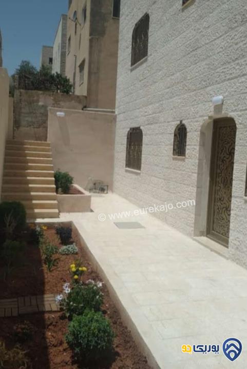منزل مستقل مساحة الأرض 313م ومساحة البناء 404م للبيع في أبو نصير