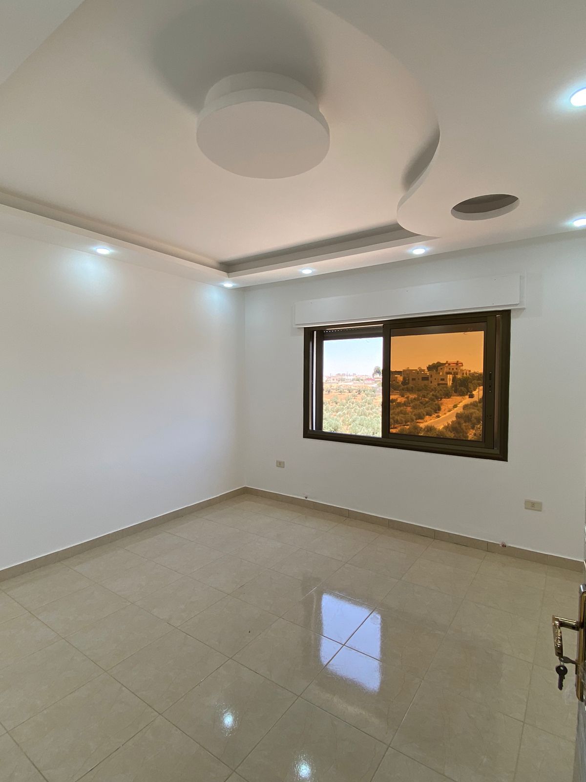 شقة سوبر ديلوكس طابق اول مساحة 180 م للبيع في شفا بدران
