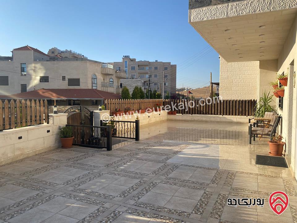 شقة أرضية مساحة داخلية 172م مع مساحة خارجية 110م للبيع في شفا بدران 