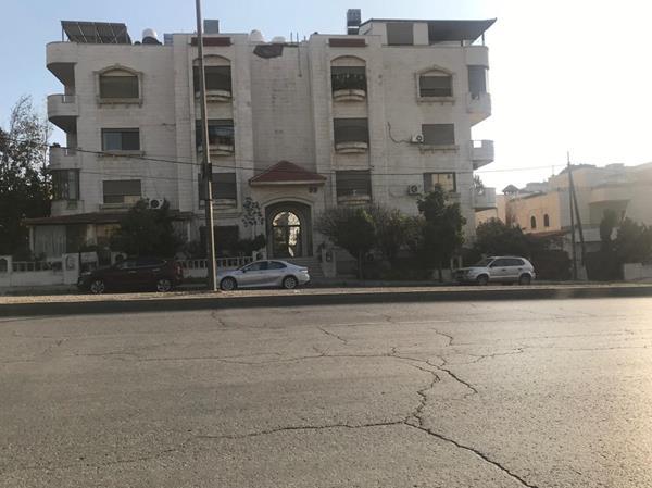  شقة مميزة جدا في ارقى مناطق عمان - دير غبار