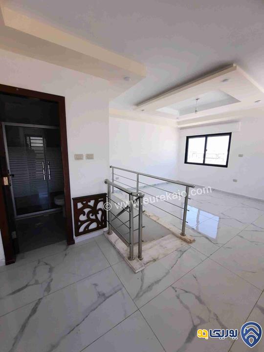 شقة سوبر ديلوكس طابق ثالث دوبلكس مساحة 210م للبيع في شفا بدران  