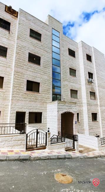 شقة طابق شبه أرضي دوبلكس مساحة 205م للبيع في أبو نصير 
