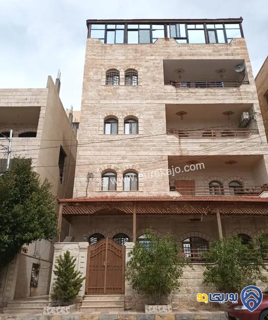 شقة طابقية مساحة 144م طابق ثالث للبيع في الزرقاء - جبل طارق 