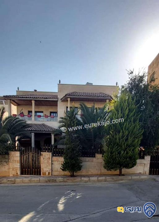 فيلا سوبر ديلوكس مساحة 740م للبيع في مرج الحمام-عمان