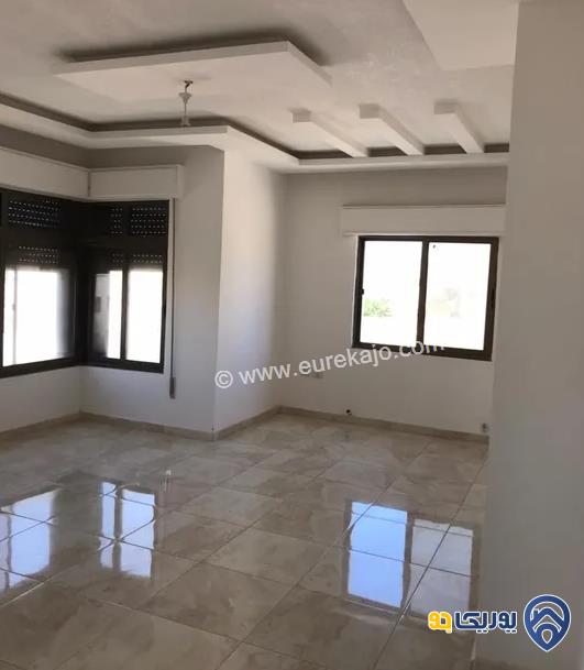 شقة سوبر ديلوكس طابق رابع مساحة 170م مع روف 45م للبيع في أبو نصير 