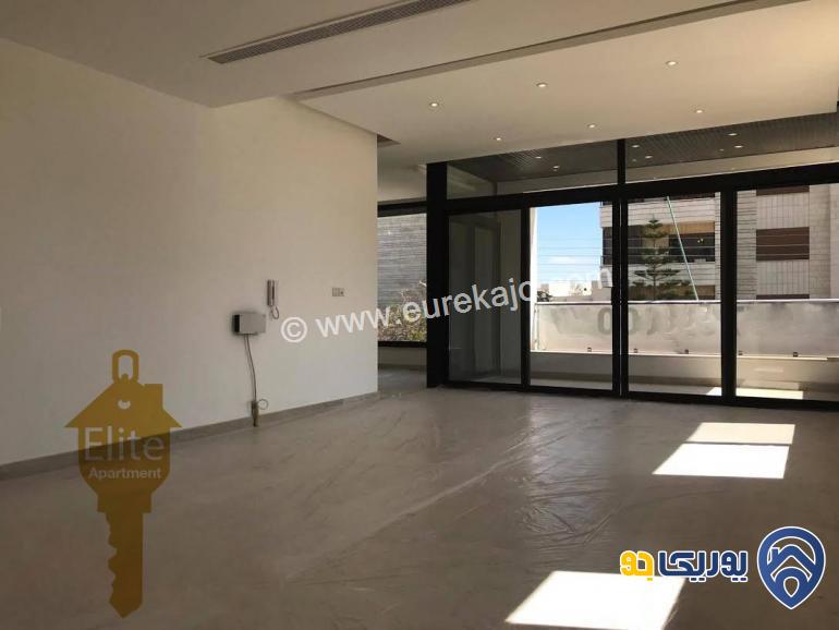 شقة سوبر ديلوكس للبيع طابق اول مساحة البناء 240م في جبل عمان
